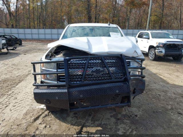 Chevrolet Silverado 2500 Lt Image 2