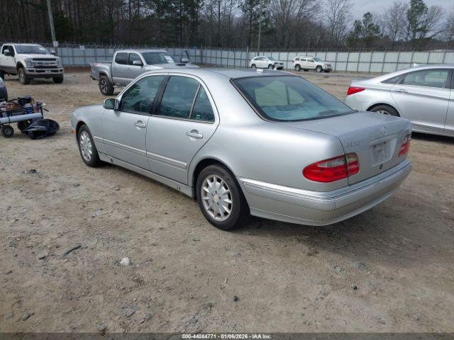 Mercedes-Benz E-Class Image 8