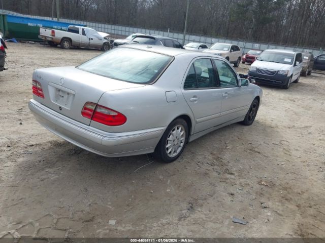 Mercedes-Benz E-Class Image 3