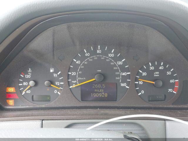 Mercedes-Benz E-Class Image 10