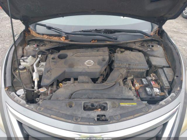 Nissan Altima 2.5 Sv Image 8
