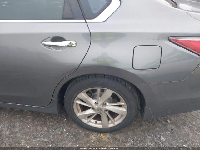 Nissan Altima 2.5 Sv Image 6