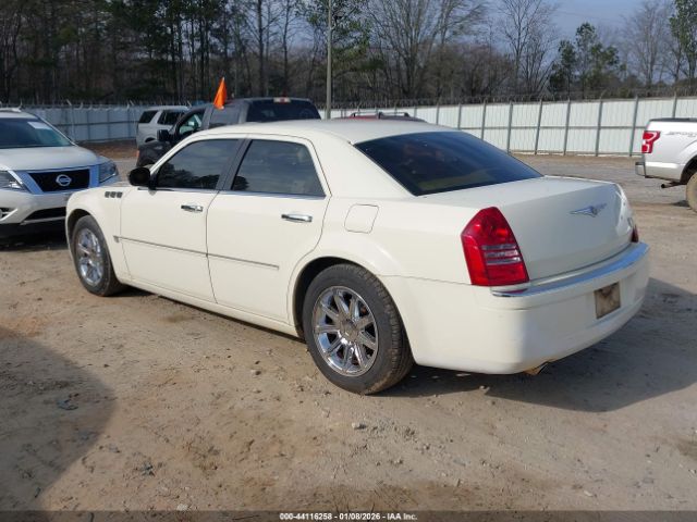 Chrysler 300c Image 2